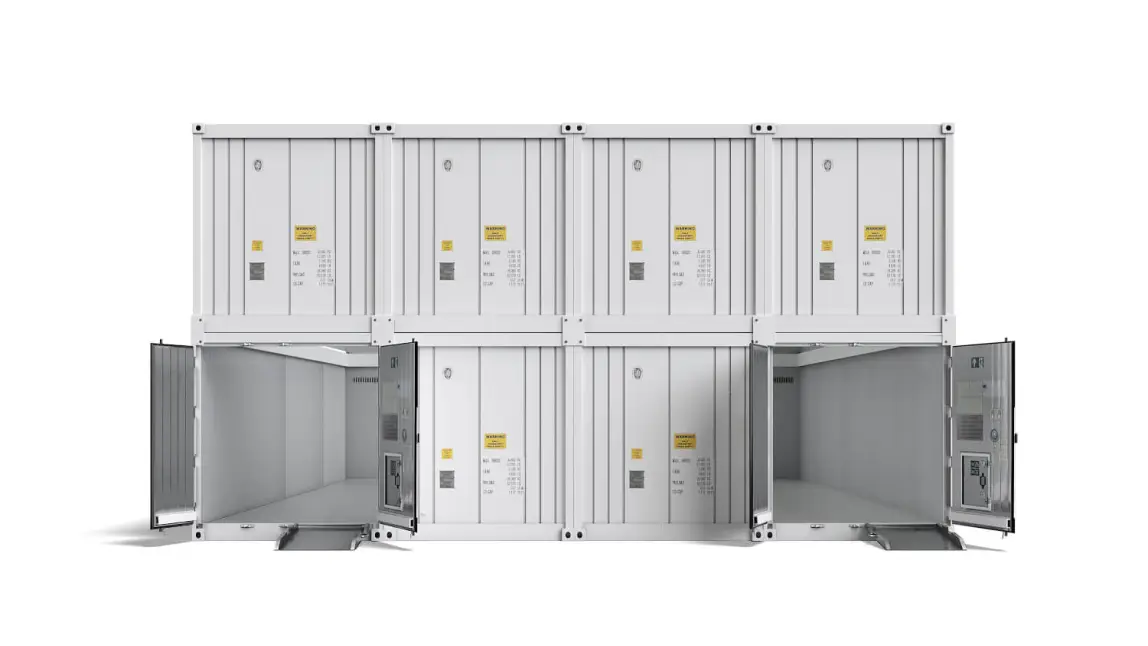 Innenansicht eines temperaturgeregelten Lagercontainers von Arctic MegaStore mit isolierten Wänden und Boden