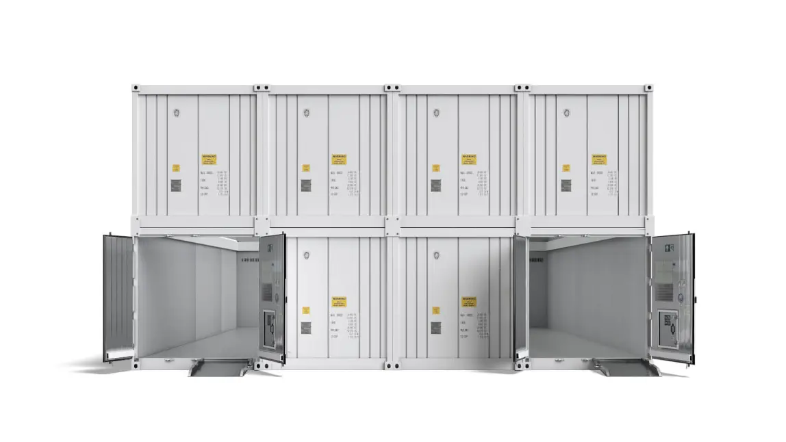 Conteneurs frigorifiques modulaires Arctic MegaStore présentés empilés et équipés d'une rampe d'accès
